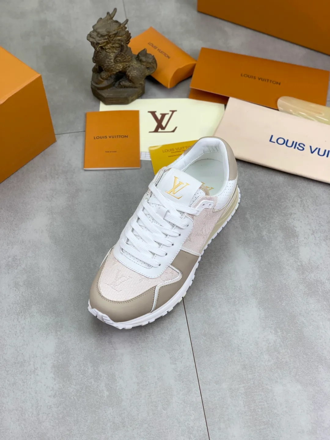 Men's men's shoes 💰P680 new style 💶[LOUIS VUITTON] (original order) new style 🍀LV Louis Vuitton * - top version of LV classic trendy shoes! Made of imported original cowhide and water-dyed cowhide lining. The latest original wear-resistant rubber combination outsole! High quality products! Multiple colors available, code number: 38-44 (45 46 customized)